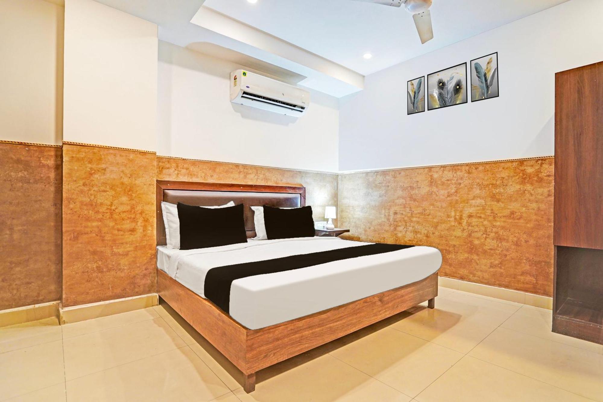 Collection O Tilak Nagar Near Pacific Mall Делхи Екстериор снимка