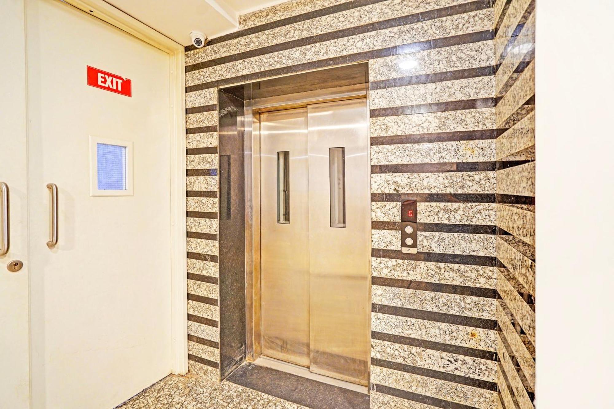 Collection O Tilak Nagar Near Pacific Mall Делхи Екстериор снимка